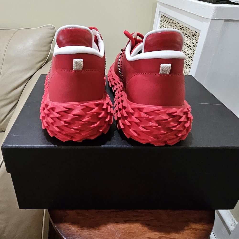 Giuseppe - Picture 5 of 5